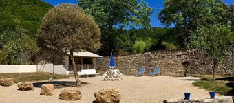 Gite Le Roucayral– Superb view over St Cirq Lapopie – 2 air-conditioned bedrooms