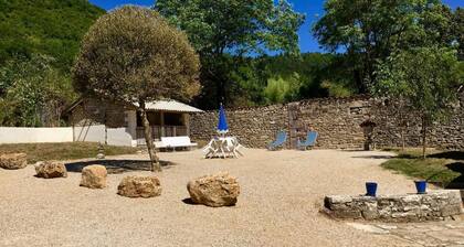 Gite Le Roucayral - Superbe vue sur St Cirq Lapopie - 2 chambres climatisées