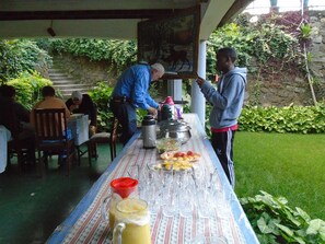 Tägliches inbegriffenes einheimisches Frühstück