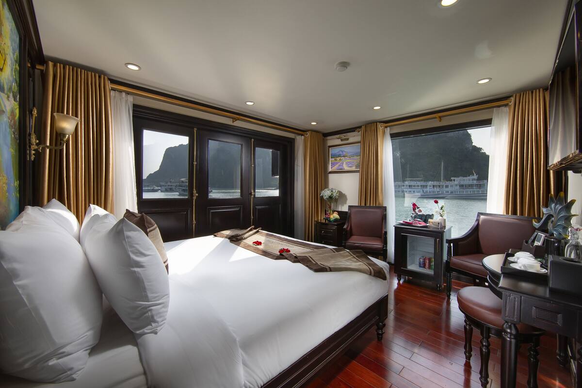 Premium Double Suite with Private Balcony | In-room safe, desk, blackout drapes, WiFi (free)