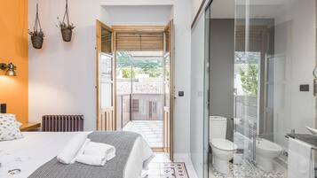 Habitación doble, Terraza (Chinarral) | Escritorio, wifi gratis y ropa de cama