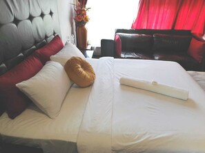 Iron/ironing board, free WiFi, bed sheets - Isabel's Guesthouse (Randburg)