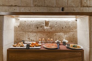Free daily continental breakfast  - Cenobio Hotel & SPA Matera (Matera)