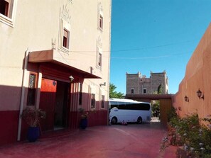 Front of property - Kasbah Tasseurte (Nekob)