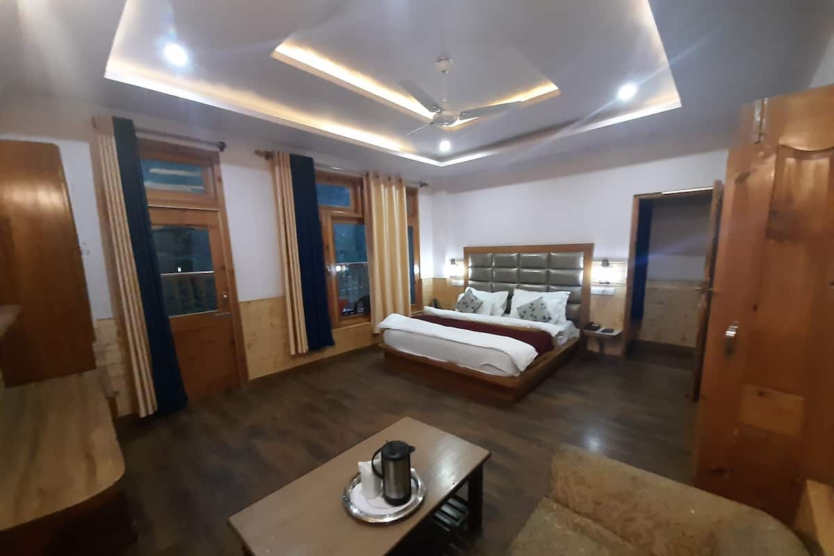 2 bedrooms, soundproofing, iron/ironing board, free WiFi