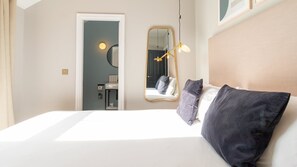 Premium bedding, pillowtop beds, individually decorated - Hy Lytham St Annes (Lytham St. Anne's)