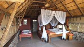 Egyptian cotton sheets, premium bedding, individually decorated - Kabalega Wilderness Lodge (Paraa)