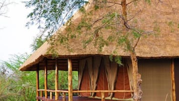 Deluxe Cabin, Park View | Egyptian cotton sheets, premium bedding, individually decorated