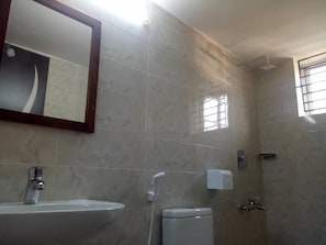 Deluxe Room, Lake View | Bathroom | Shower, free toiletries, bathrobes, slippers