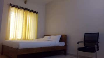 Deluxe Room, Lake View | 1 bedroom, Egyptian cotton sheets, premium bedding, Select Comfort beds