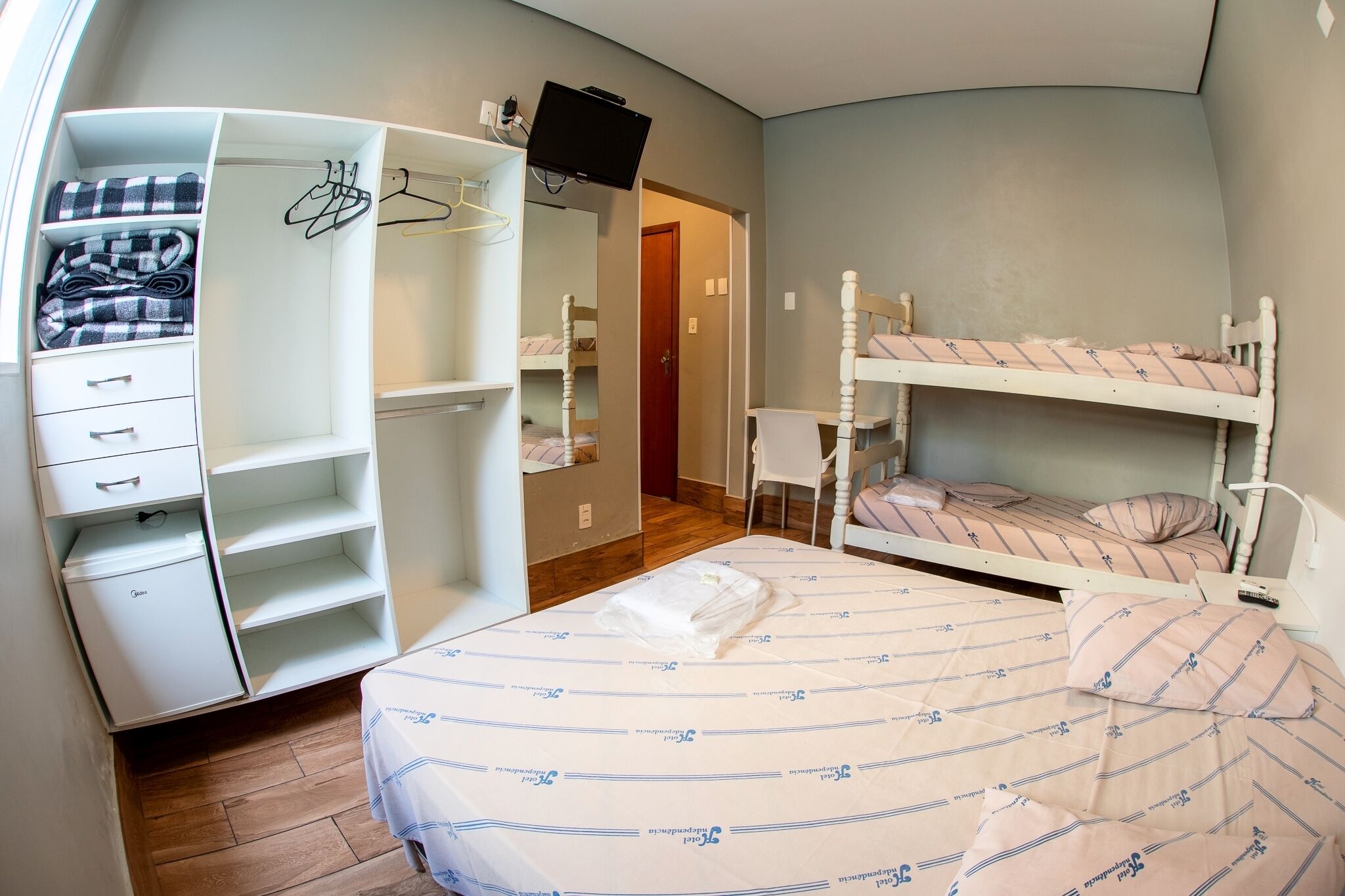 Free WiFi, bed sheets