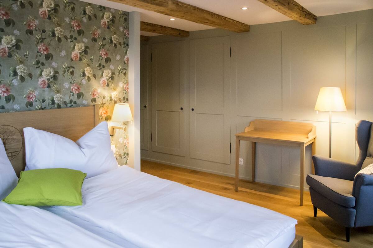 Double Room | 1 bedroom, desk, laptop workspace, blackout curtains