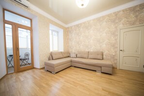 Apartment, 2 Bedrooms | Desk, iron/ironing board, free WiFi, bed sheets - Apartment Jean (Odesa)