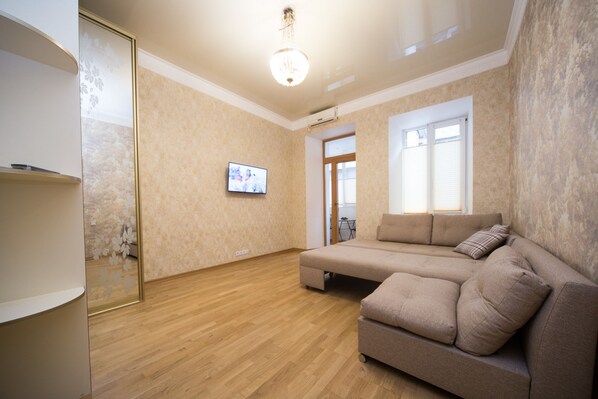 公寓, 2 间卧室 | 办公桌、熨斗/熨衣板、免费 WiFi、床单