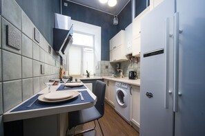 公寓, 2 间卧室 | 私人厨房 | 冰箱、炉灶、电热水壶、厨具/餐具