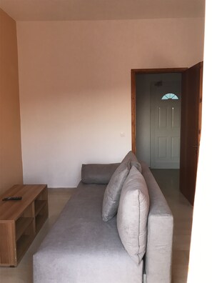 Design-studio, merinäköala | Oleskelualue | Taulutelevisio