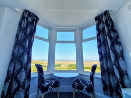 Deluxe Double Room, 1 King Bed, Sea View