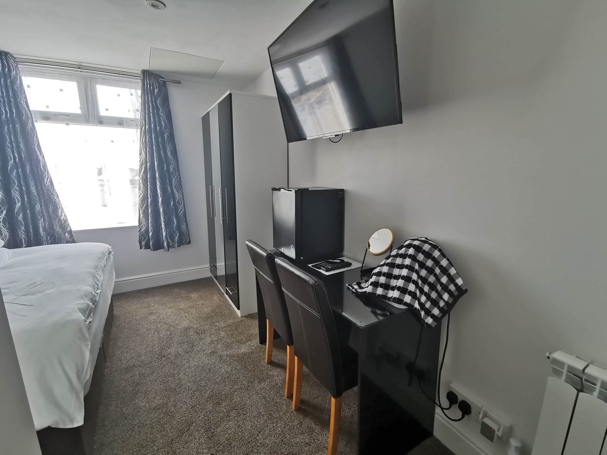 superior double room, 1 king bed | iron/ironing board, free wifi, bed sheets