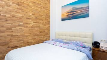 1 habitación, muebles diferentes y escritorio