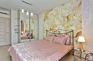 Deluxe Apartment, City View (Repina 4) | Individually furnished, desk, soundproofing, iron/ironing board