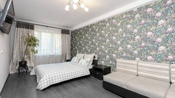 Apartamento econômico (Pushkina, 33) | Individualmente mobiliados, escrivaninha, quartos à prova de som