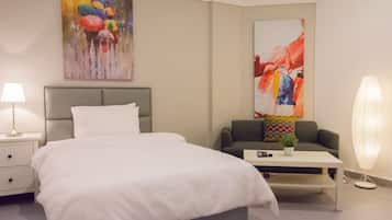 Deluxe Studio | Blackout drapes, iron/ironing board, free WiFi, bed sheets