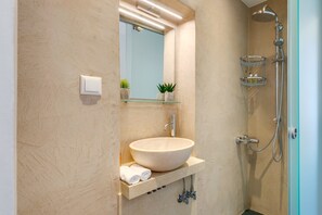 Bathroom sink - Chania Escapes Old Town-Casa Barchetta- Adults Only (Chania)