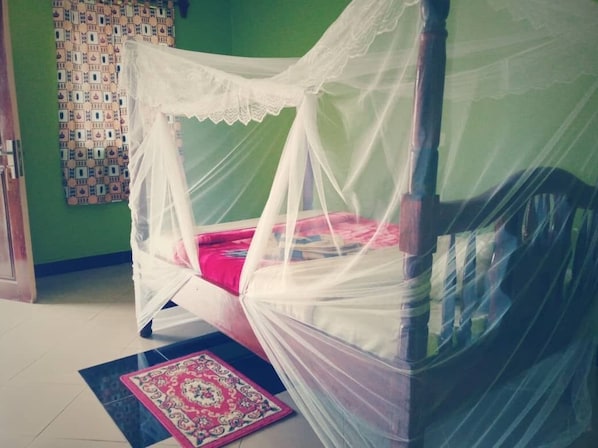 Standard Single Room, Shared Bathroom