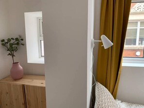Two-Bedroom Apartment (Flat 5) - 2 Alfred Place Apartments (Leicester)
