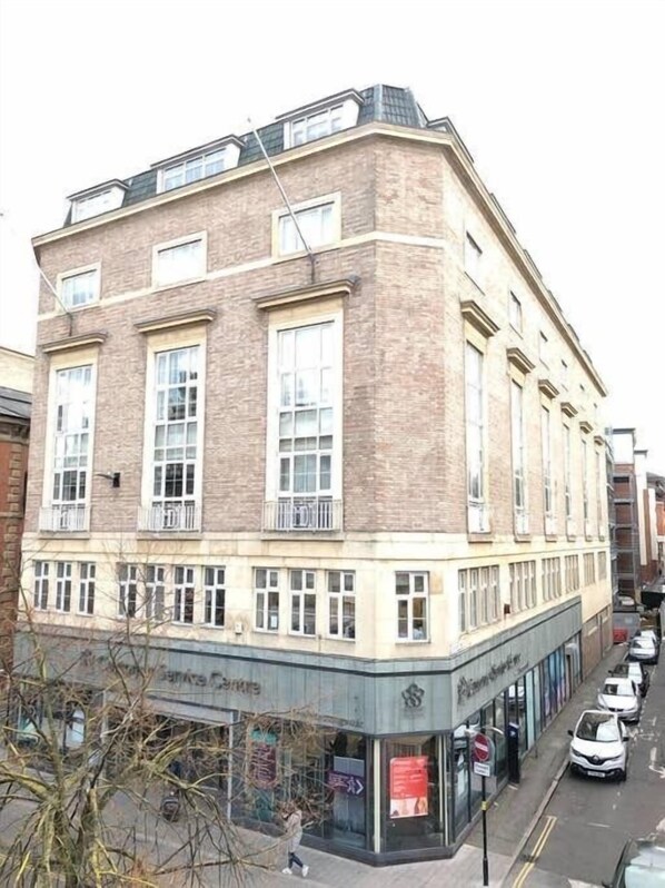 Two-Bedroom Apartment (Flat 5) - 2 Alfred Place Apartments (Leicester)