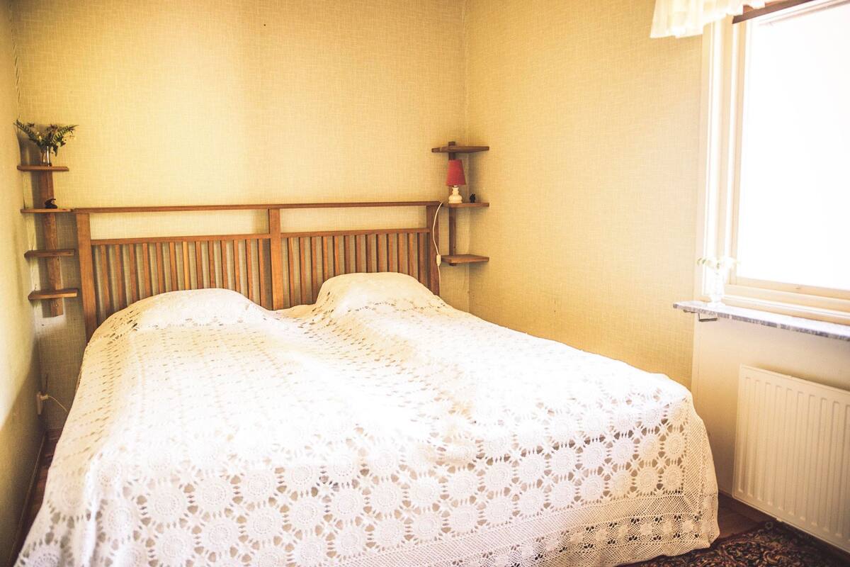 Habitación doble, baño compartido | Ropa de cama