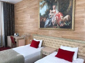 Superior Twin Room | In-room safe, desk, free WiFi - Sunflower River (Moscow)