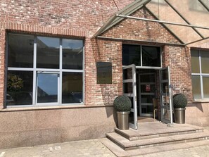 Exterior - Sunflower River (Moscow)