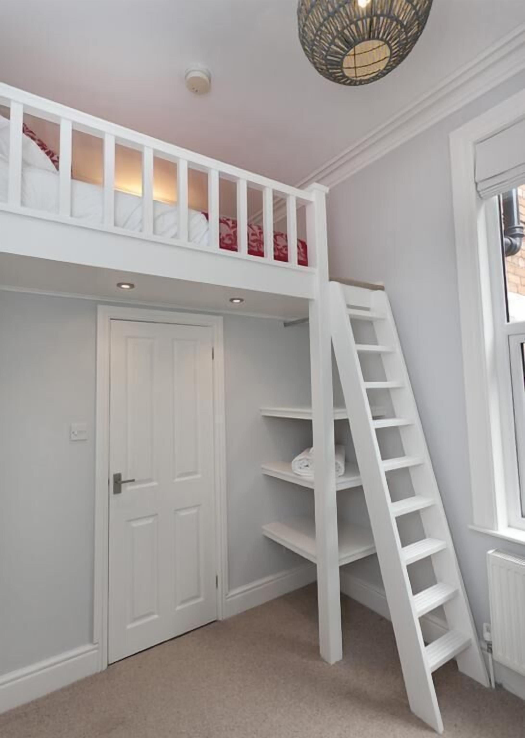 Apartamento, várias camas | Ferros/tábuas de passar roupa, Wi-Fi de cortesia, roupa de cama