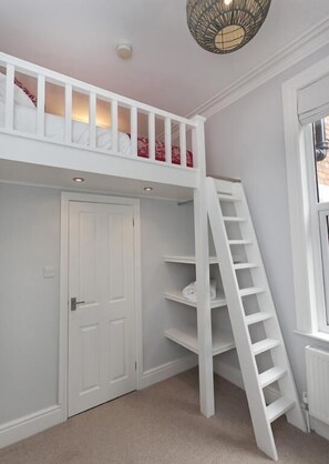 Iron/ironing board, free WiFi, bed sheets - Fox Den (Nottingham)