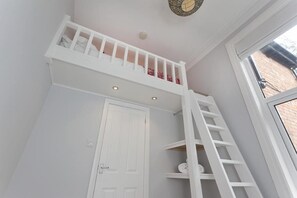 Iron/ironing board, free WiFi, bed sheets - Fox Den (Nottingham)