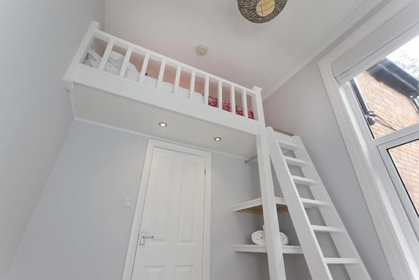 Apartment, Multiple Beds | Iron/ironing board, free WiFi, bed sheets