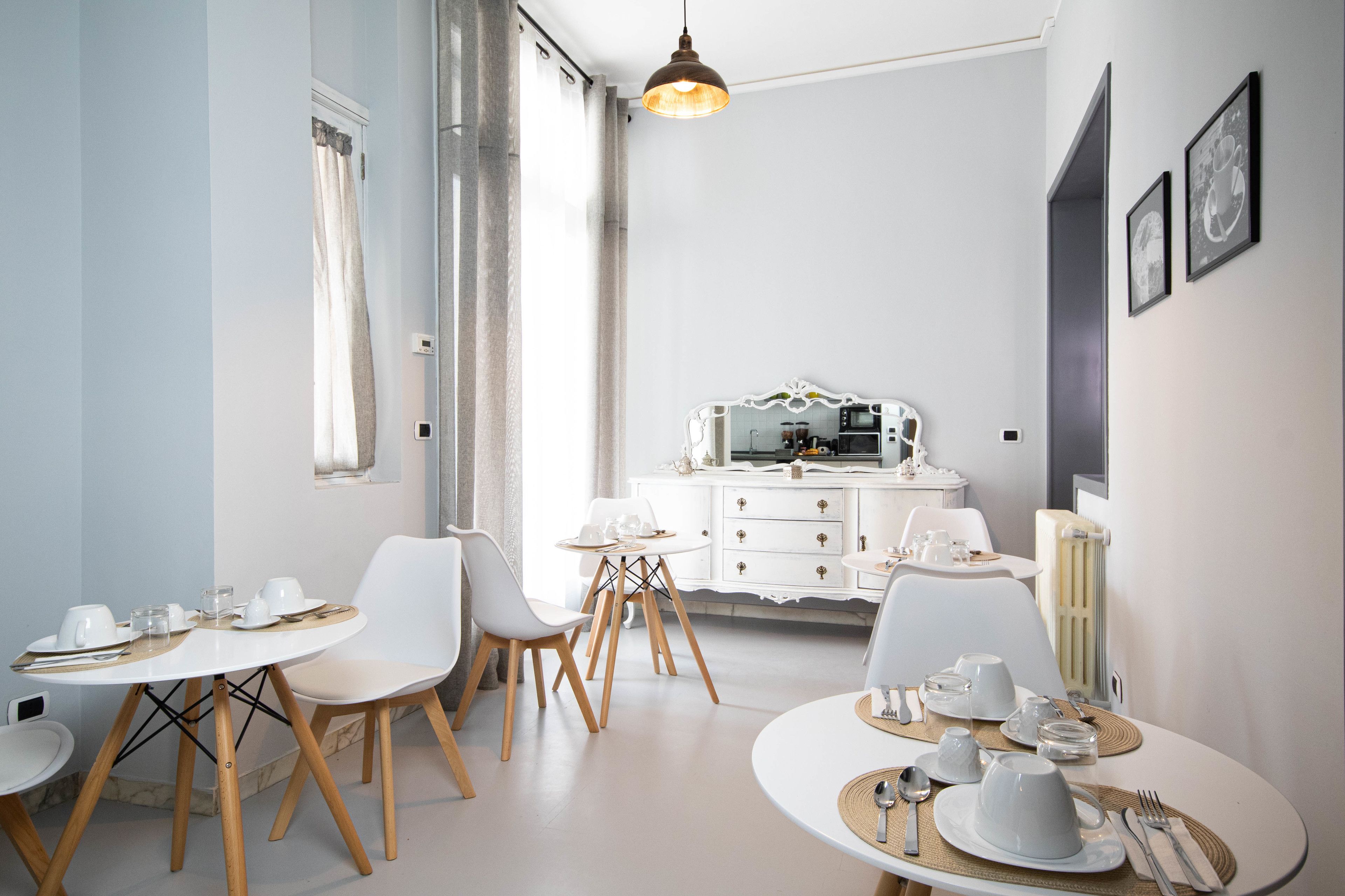 Microwave, oven, cookware/dishes/utensils