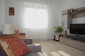 Apartment, 1 Schlafzimmer | Wohnzimmer | Flachbildfernseher