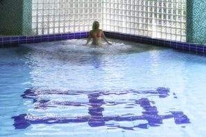 Indoor pool, outdoor pool, open 8:30 AM to 7:30 PM, pool umbrellas - Park Hotel Terme (Abano Terme)