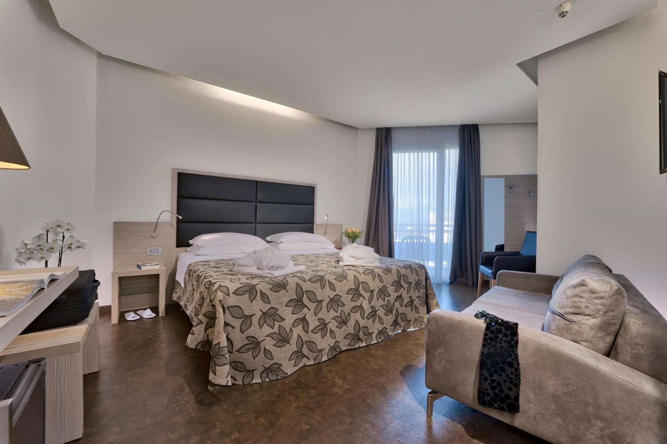 In-room safe, free WiFi, bed sheets