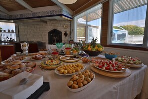 Free daily local cuisine breakfast