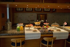 包每日自助早餐