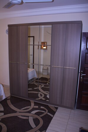 Caja de seguridad en la habitación, camas extra y wifi gratis