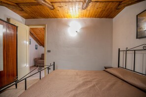Apartment, 2 Schlafzimmer (Apt 4) | 2 Schlafzimmer, kostenloses WLAN
