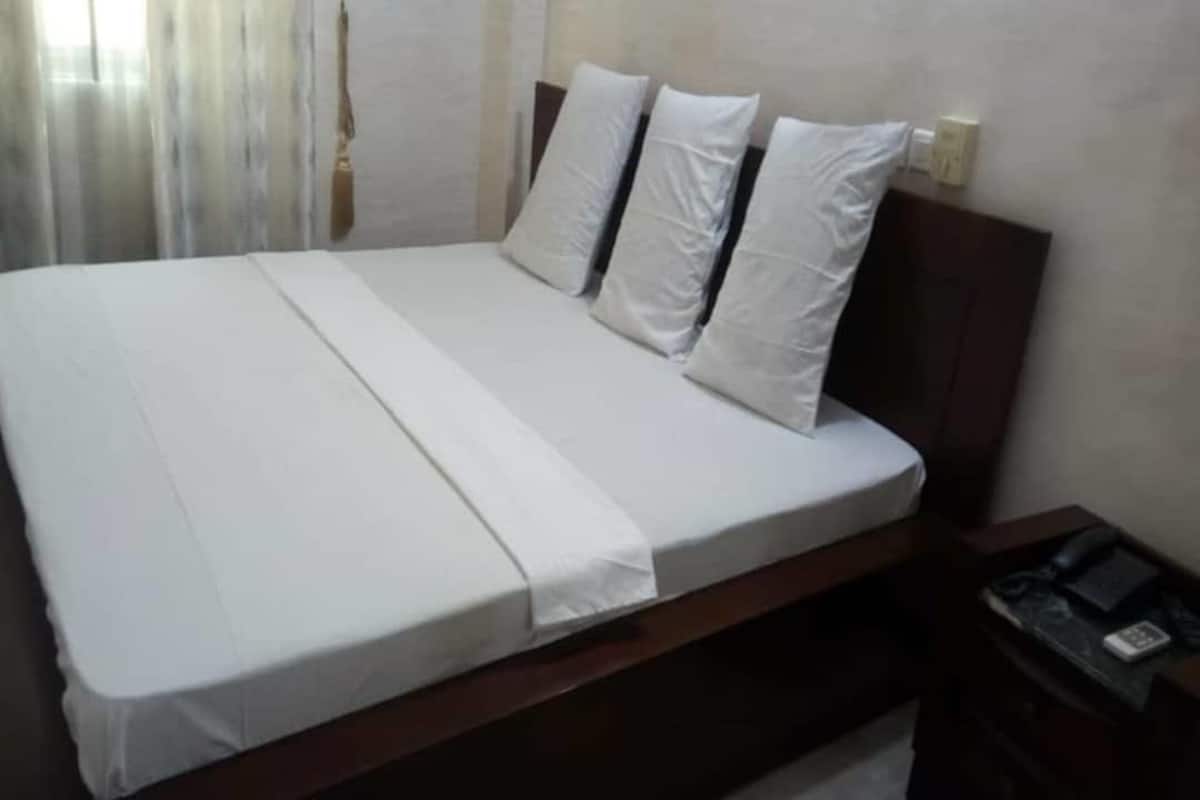Standard Double Room | WiFi (free), bed sheets
