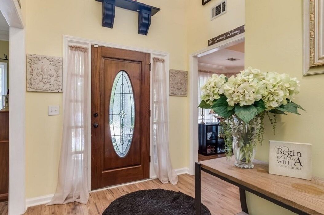 Ask about our special rates for Traveling Nurses & Medical Professional/Student!