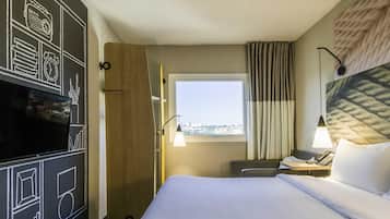 Standard Room, 1 Double Bed with Sofa bed | Minibar, desk, blackout drapes, soundproofing