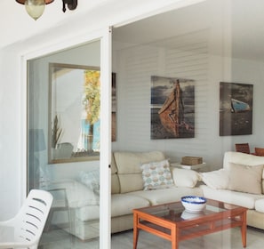 Living area - APARTAMENTOS PUERTO MARINA DEL ESTE (Almunecar)
