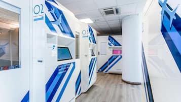 Bàn, truy cập Internet không dây miễn phí, bộ trải giường